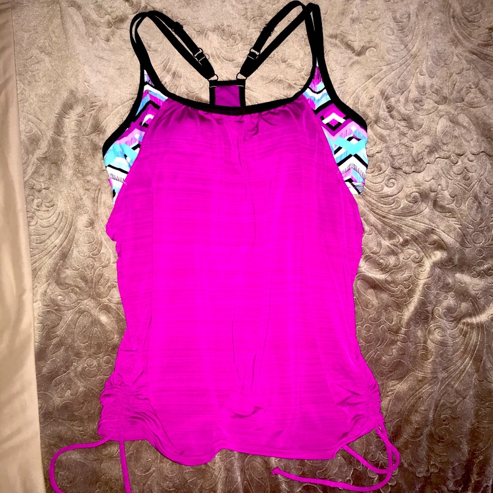 Women’s athletic/swim top - small